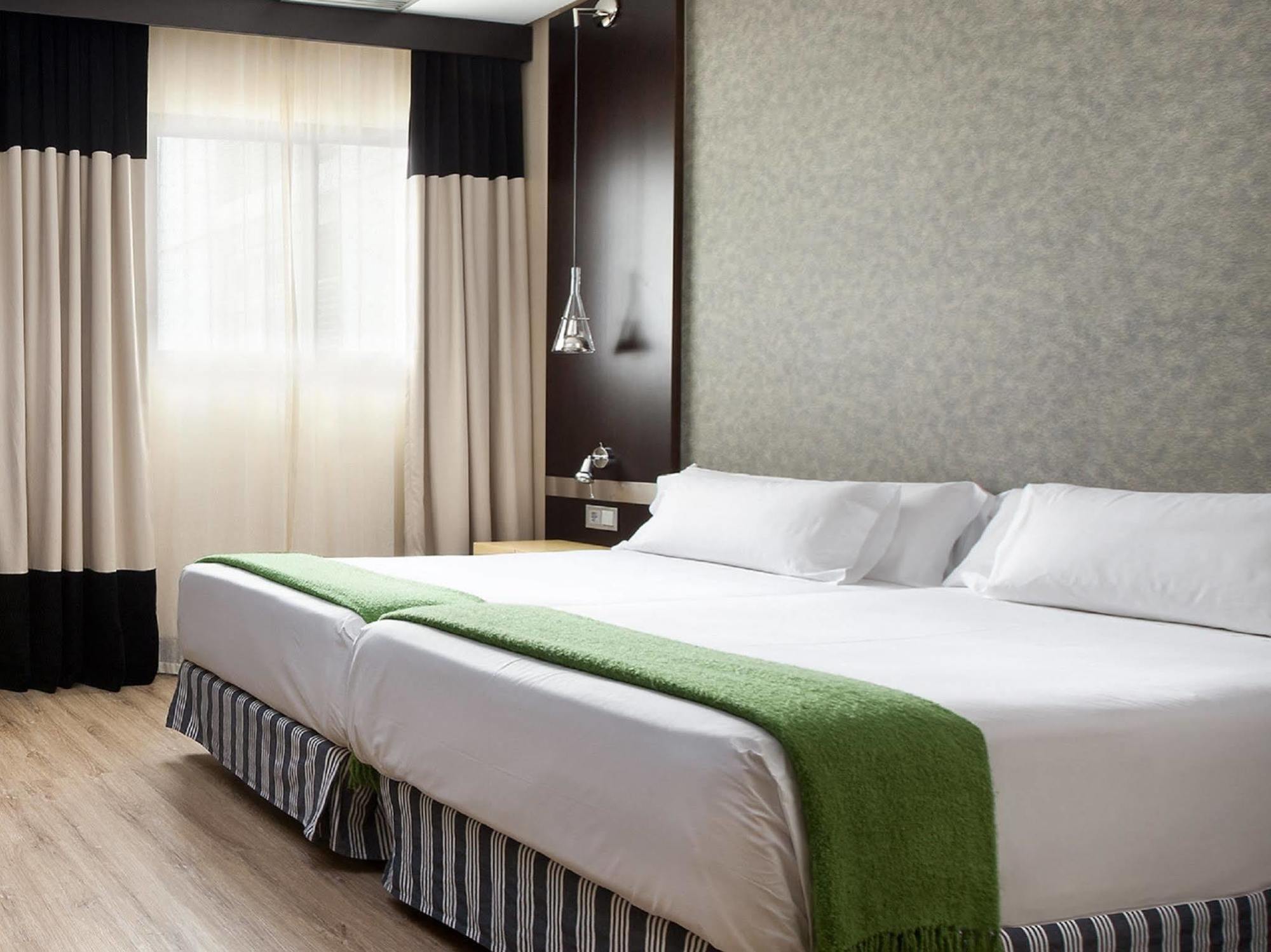 Nh Avenida Jerez Hotel Jerez de la Frontera Ngoại thất bức ảnh